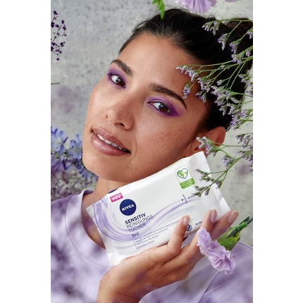 NIVEA 3in1 Sensitive Cleansing Wipes with Dexpanthenol Gentle Makeup Remover for Sensitive Skin