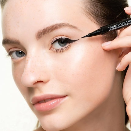 KORRES MINERALS Liquid Eyeliner 01 Black 1ml