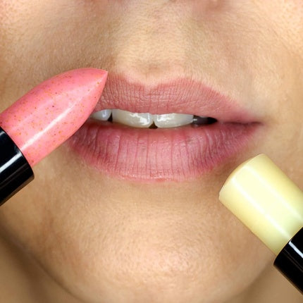 KIT Repair Lip Scrub Strawberry + Balm - Lip Exfoliator Strawberry + Balm - Camaleon Magic