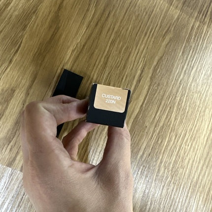 HUDA BEAUTY Fauxfilter Skin Finish Foundation Stick 220N Custard Authentic