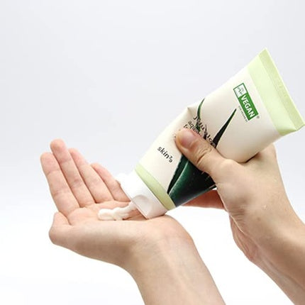SKIN79 Jeju Aloe Aqua Vegan Foam Cleanser Daily Care for All Skin Types Removes Impurities and Makeup Regenerates 150ml
