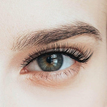 KISS Looks So Natural False Eyelashes Lightweight and Comfortable Natural-Looking Tapered End Technology Reusable Cruelty-Free Contact Lens Friendly Style Shy