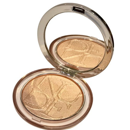 DiorSkin Nude Luminizer Shimmering Luminous Highlighter Shade 03 Golden Glow