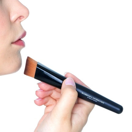 Barbara Hofmann Edge Foundation Brush No. 133 Professional