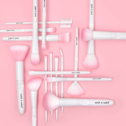 Wet 'n' Wild Crease Makeup Brush - Long-tipped Tapered Brush for Eye Crease - Easy-to-use
