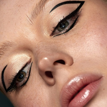 Lamel Black Eyeliner with Soft Brush 401