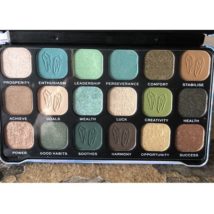 Revolution Forever Flawless Avetirine 18 Eyeshadow Palette