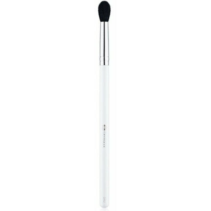 Makeup Brush for Blending Eyeshadow with Natural Bristles D82