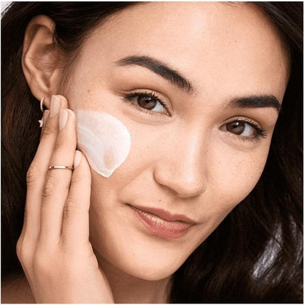 Olay Regenerist Glow Hydrating Primer and Day Cream for Radiant Skin 50ml