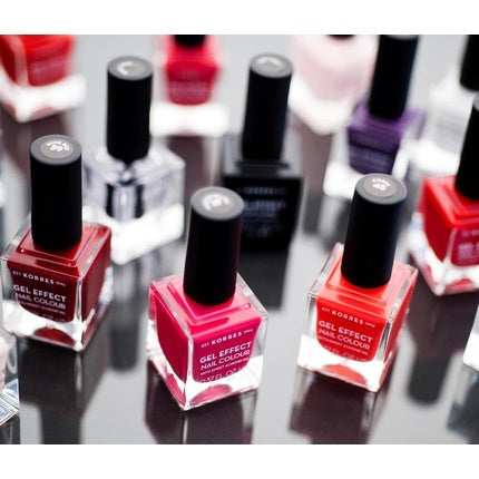 KORRES Sweet Almond Nail Colour 45 Coral Vegan Nail Polish with Gel Effect 11ml