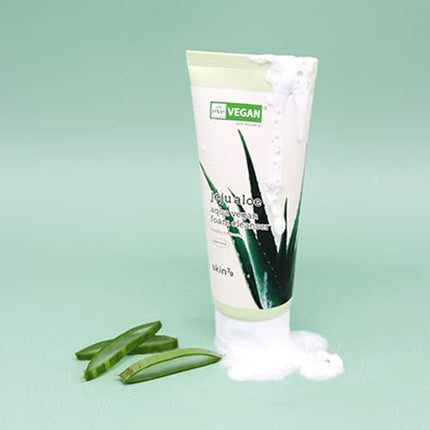 SKIN79 Jeju Aloe Aqua Vegan Foam Cleanser Daily Care for All Skin Types Removes Impurities and Makeup Regenerates 150ml