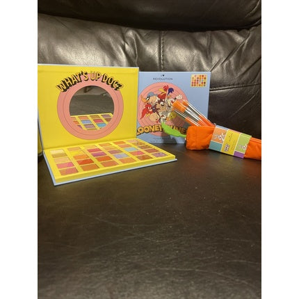 Revolution Beauty Looney Tunes Large Shadow Palette with Brush Set