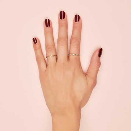 Deborah Milano Professional Semi-Permanent Nail Polish 17 Amarena Red Plumping Effect Long Lasting for Intense and Shiny Nails 4.5ml