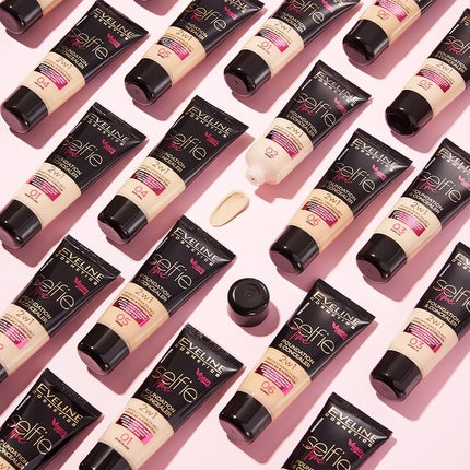 Eveline Cosmetics Selfie Time Covering and Moisturising Foundation and Concealer 2-in-1 30ml No. 02 Ivory Almond