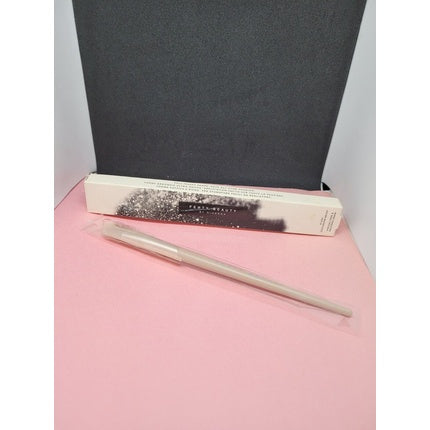 Fenty Beauty by Rihanna Plush Eyeshadow Brush 240