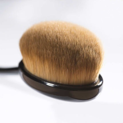 ARTDECO Premium Quality Medium Oval Brush for Blending and Contouring